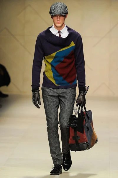 Look 15